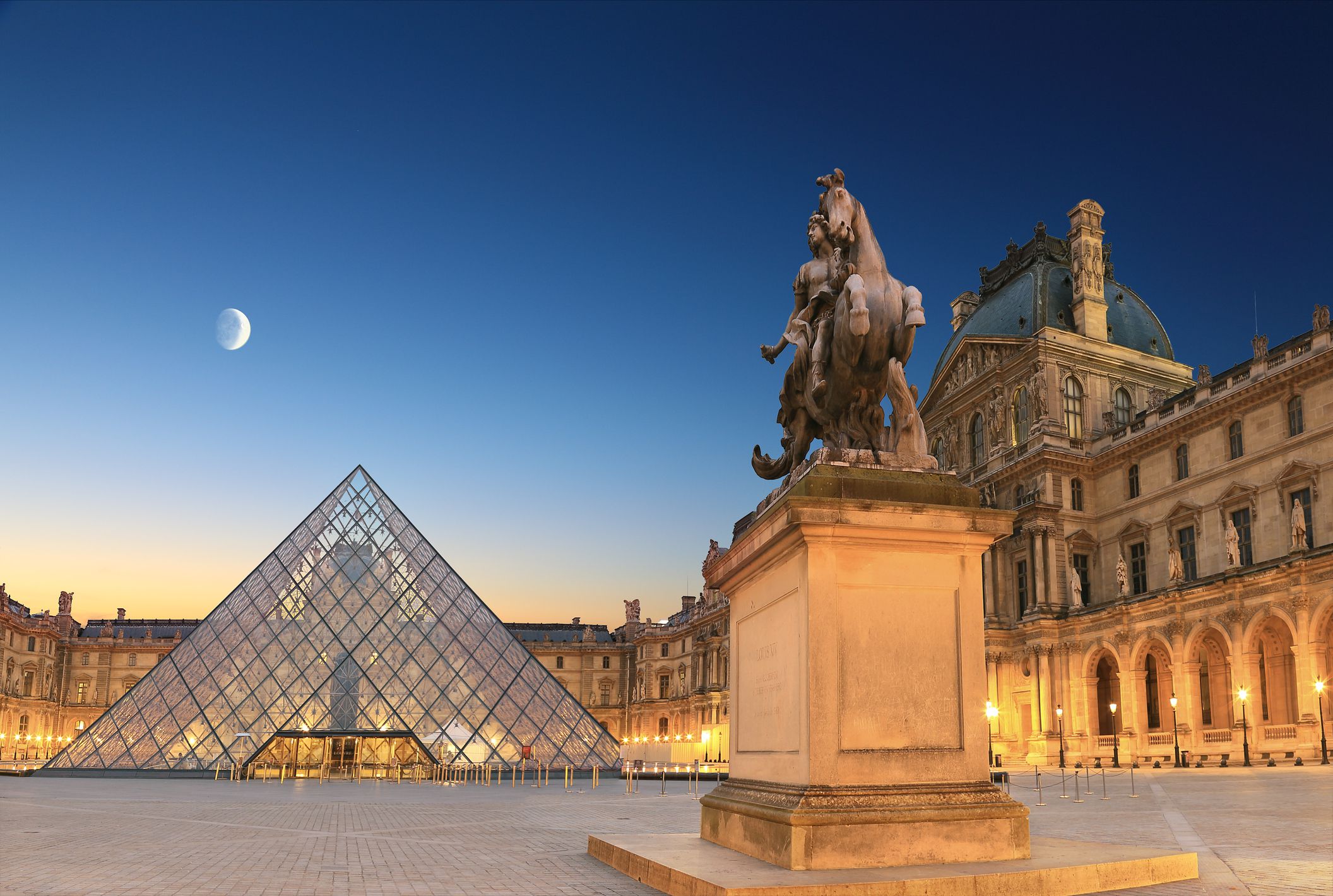 the louvre museum