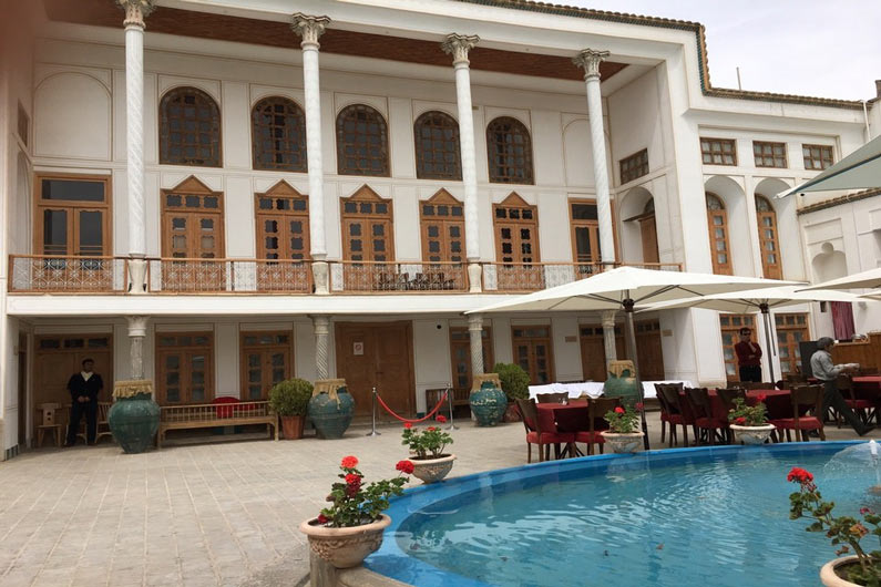 کافه رستوران هوگر
