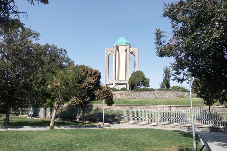 آرامگاه باباطاهر عریان